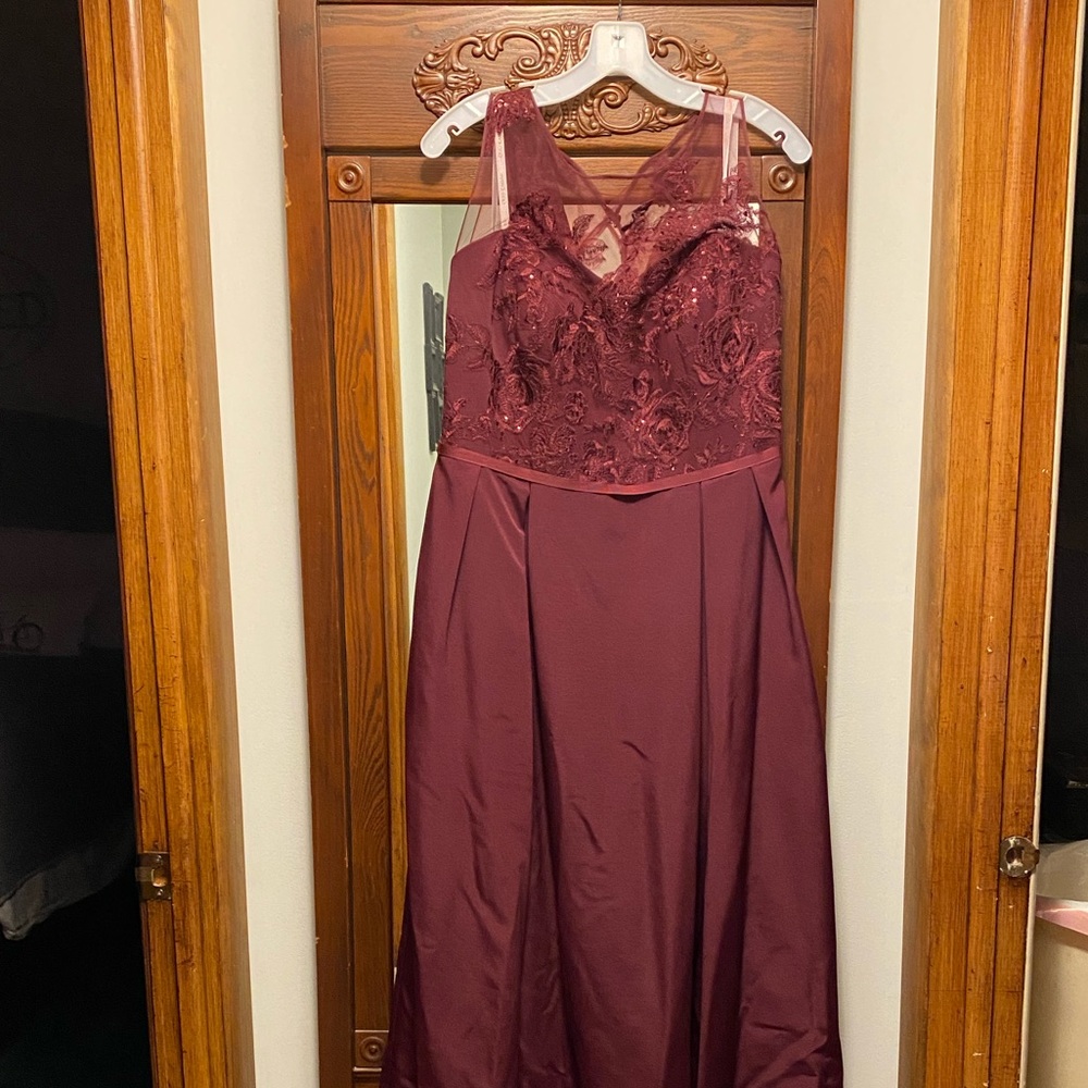 Oleg Cassini Bridesmaids Dress (David’s Bridal)